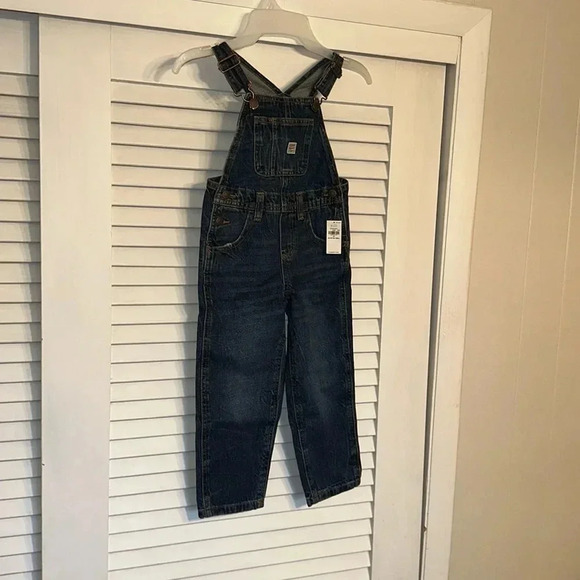What a deal! NWT Old Navy Denim Toddler Boys Overalls Bibs Montana Blue Size 4T - Picture 1 of 9